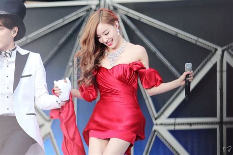 Girls’ Generation Tiffany Stuns Fans With Sexy Red Dress At Performance