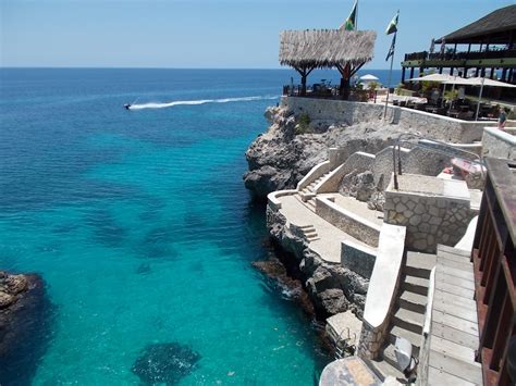 7 Reasons To Visit Seven Mile Beach In Negril Jamaica Sofia In