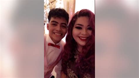 texas teen takes mom to prom goes viral it meant the world to me