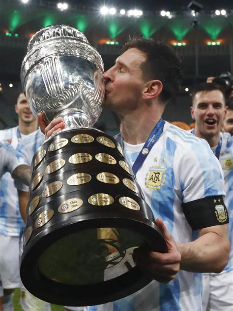 bawa timnas argentina juara copa america  lionel messi  benar