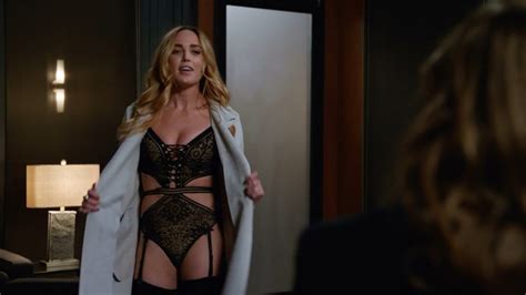 nude video celebs caity lotz sexy dc s legends of tomorrow s04e06