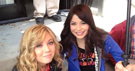 jennette mccurdy  miranda cosgrove filming icarly