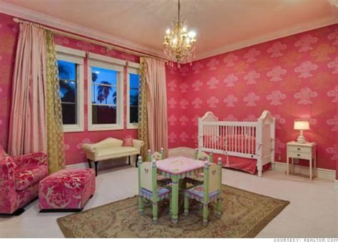 Tori Spelling S Home For Sale Daughter S Bedroom 7