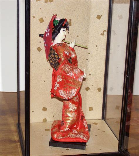 Vintage Big Japanese Geisha Doll W Kimono In Glass Case Japanese