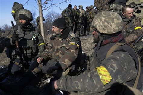 ukrainian soldiers retreat from eastern town raises doubt for truce