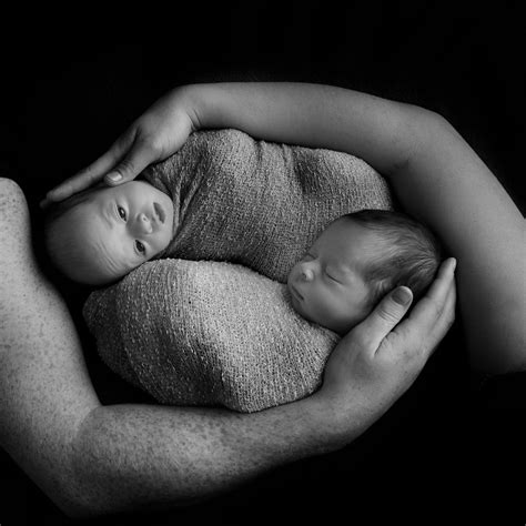 newborn twins photography tips ideas  poses