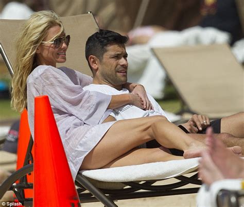 Kelly Ripa In A Bikini In Hawaii With Her Husband Mark