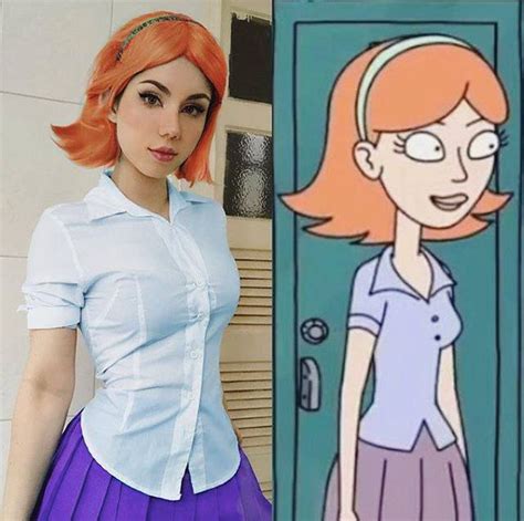 this 18 year old girl is a perfect cosplayer 16 pics