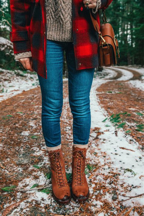 Red Classy Outfit With Mom Jeans Tartan Denim Hiking Outfit Ideas