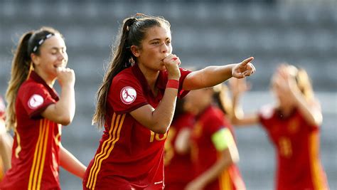 football euro  feminin lespagne simpose en finale face  lallemagne