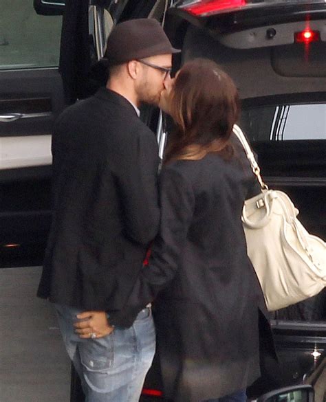 Jessica Biel And Justin Timberlake At The Airport Popsugar Celebrity