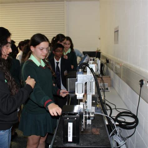 Physics At Work Visit Haberdashers Askes School For Girls