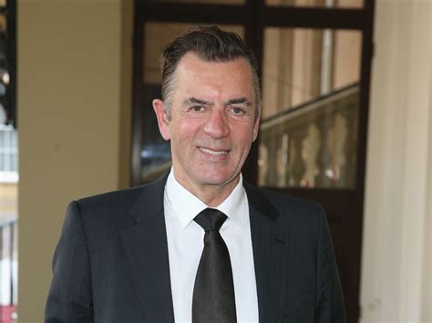 duncan bannatyne embroiled  twitter argument   year