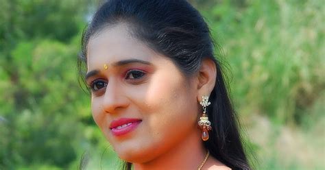 large hot photos of actress geetha pallvi in south indian
