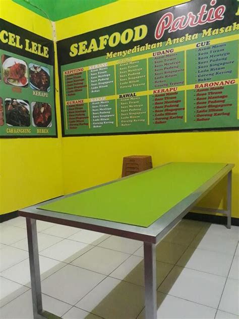 menu  partie seafood pecel lele restaurant cimahi