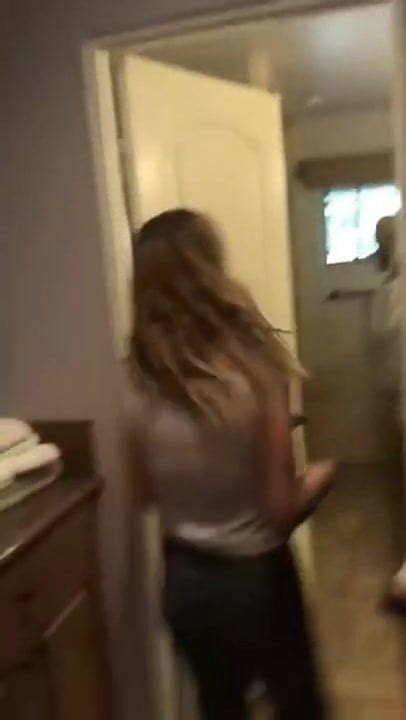 Kaley Cuoco Flashing Her Ass Free Homemade Hd Porn 6e