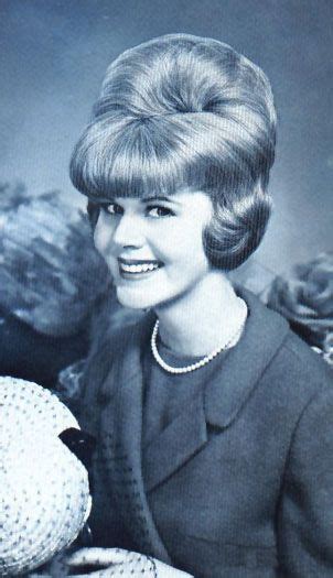 88 best 1950 s hairstyles images on pinterest hairdos hair dos and 1950s fashion
