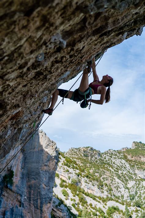 climbing girl sport climbing rock climbing aesthetic rock climbing