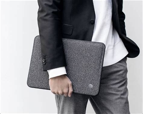 xiaomis  points launches  simple affordable business bag gizmochina