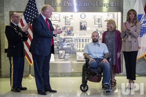 photo president trump visits wounded warriors  walter reed national military medical center