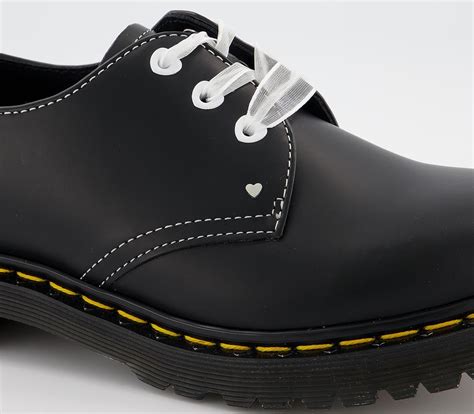 dr martens  hearts smooth  eye shoes black womens