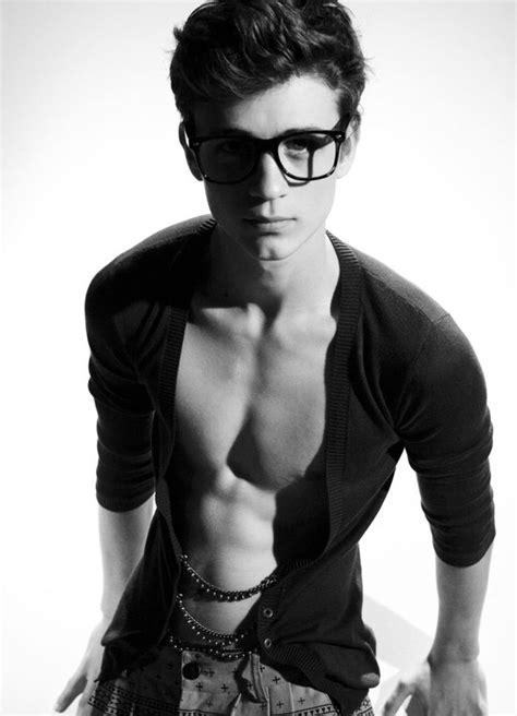 18 Hot Guys Who Prove That Glasses Are Sexy Playbuzz