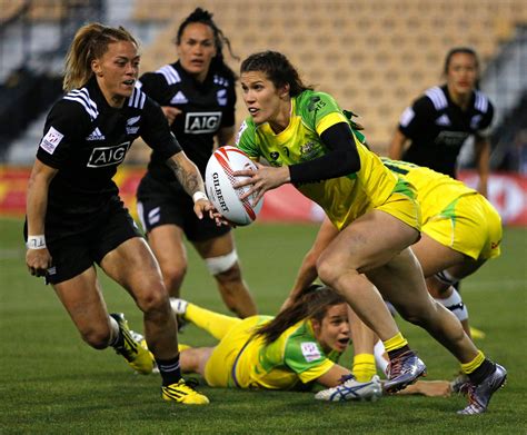 Relive Charlotte Caslick Try Hsbc World Rugby Sevens Series