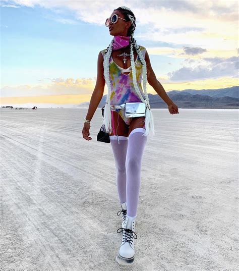 Kelly Gale Sexy At Burning Man 2019 2 Pics Vid The