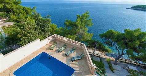 villa sunny mit pool und privatem strand ferienhaus kroatien  meer