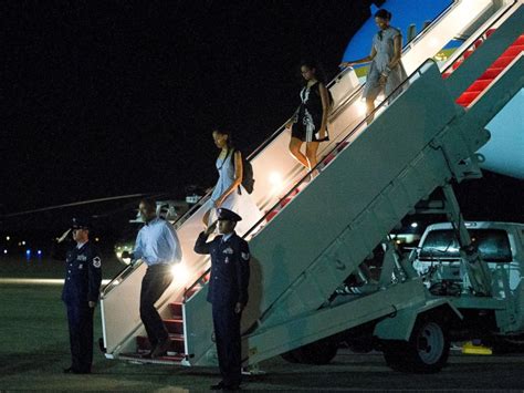 obama stayed on air force one to watch final minutes of game 7 of the
