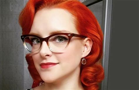 How To Choose The Right Glasses For Your Hair Color — Jupitoo