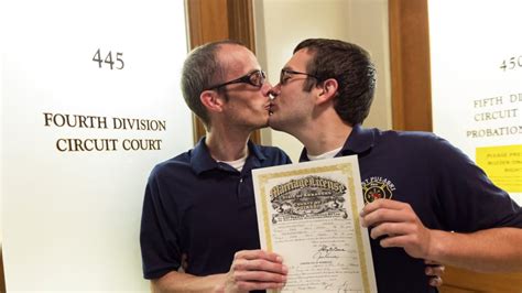 arkansas suspends gay marriage ok