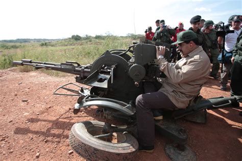 en fotos así mostraron las fuerzas armadas su poderío defensivo junto al presidente maduro