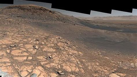 nasa s curiosity mars rover snaps stunning panorama of the red planet