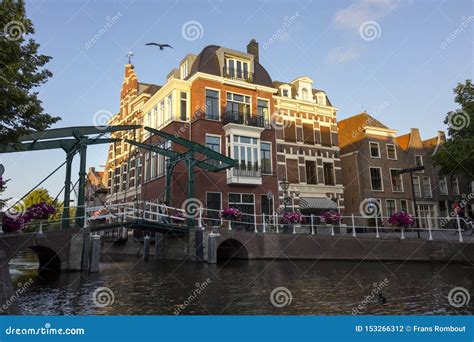 apartments  houses   hooglandse kerkgracht   oude rijn canal editorial