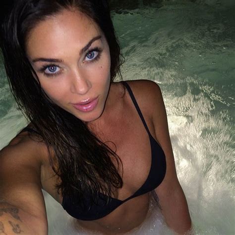 25 Of The Sexiest Selfies Of 2014 According To The Mirror