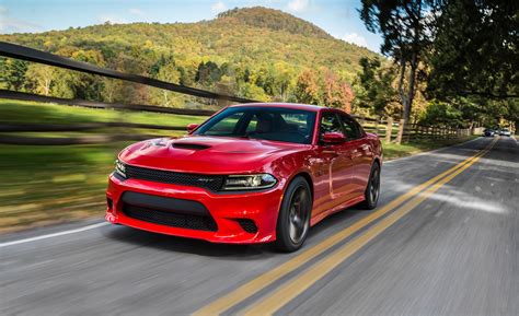 dodge charger srt srt hellcat pictures photo gallery car  driver