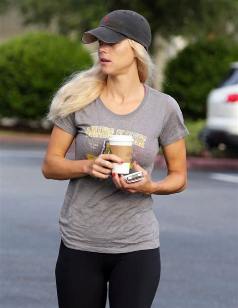 Elin Nordegren Elin Nordegren Photos Elin Nordegren Stops For