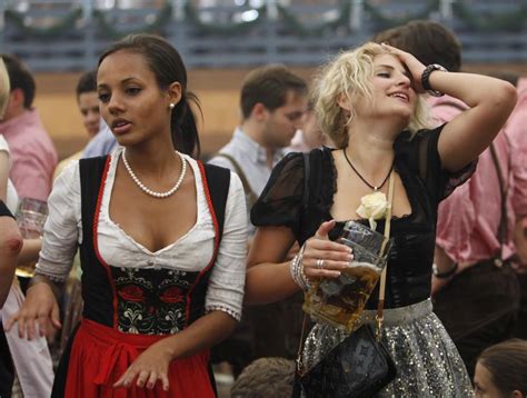 Oktoberfest 2011 Hottest Photos From The Munich Festival