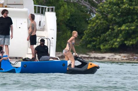 Iggy Azalea Bikini Twerk In Miami On The Yacht Scandal