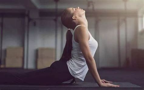 当心这3点，很可能是你练习瑜伽会腰痛的关键 中立