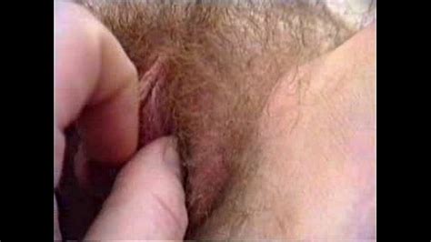 niña explorando la vagina peluda xnxx