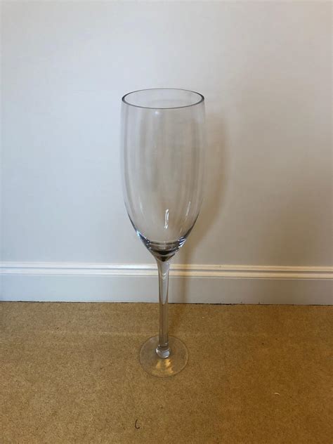 Giant Wine Glass Shaped Vase In Al8 Hatfield For £5 00 For Sale Shpock
