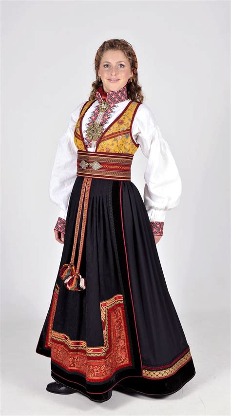 beltestakk bunad norwegian dress scandinavian dress swedish dress