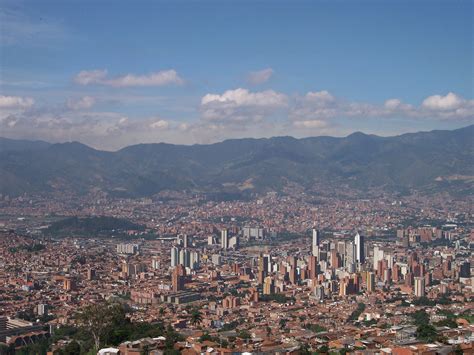 File Panoramica De Medellin Colombia  Wikipedia