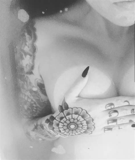 tattoos handbra emo punk hipster bath
