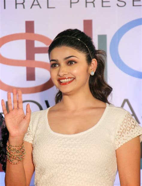 High Quality Bollywood Celebrity Pictures Prachi Desai