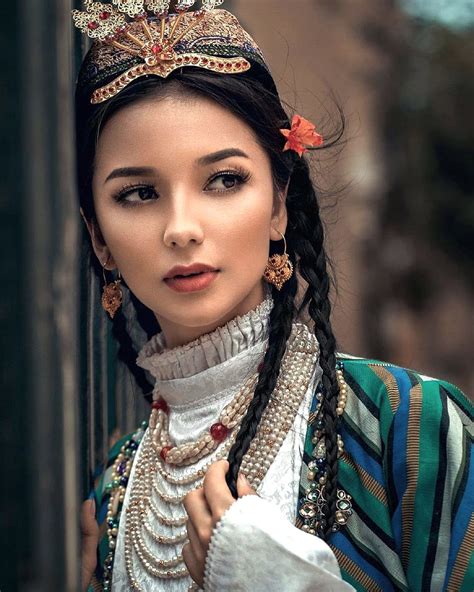 Uyghur Girl Уйгурка Beauty Arabian Women Asian Beauty