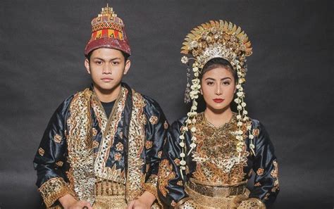 baju adat indonesia populer hingga luar negeri