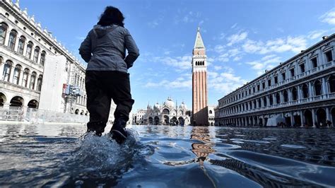 Venice Mayor Orders St Mark S Square Closed Amid Floods